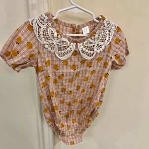 Bubble romper with Peter Pan collar